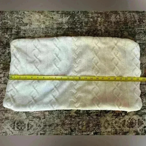 Cable knit lumbar Throw pillow - Picture 2 of 10